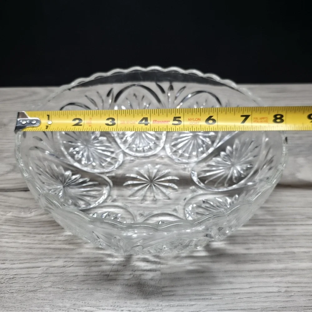 Beautiful Vintage Anchor Hocking Clear Glass Serving Bowl - 8